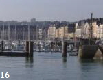 Blick vom WoMo-Stellplatz auf den Freizeithafen von Dieppe